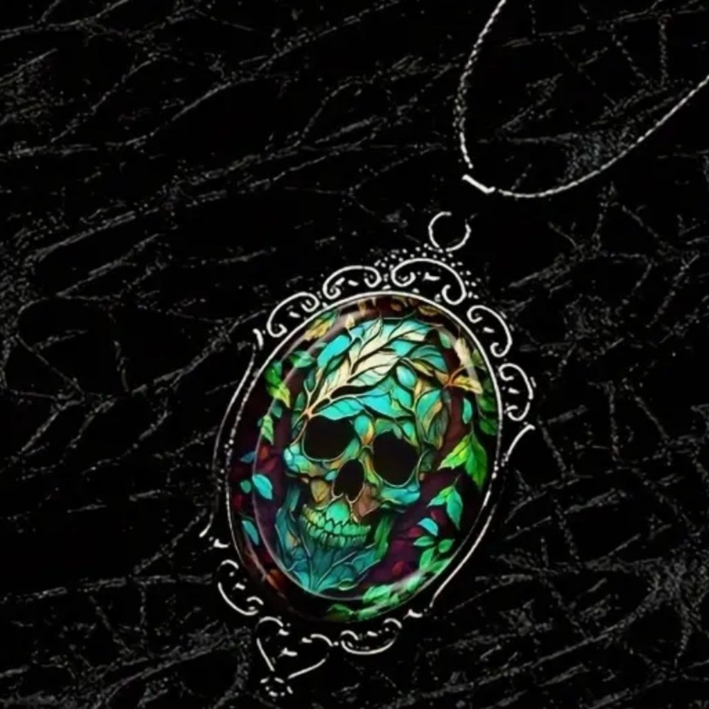SKULL PENDANT GOTHIC STAINED GLASS LOOK